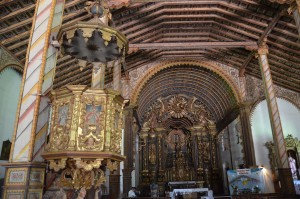 Üppig mit Guaraní-Holzschnitzereien ausgestattete Kirche in Yaguarón