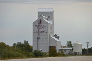 Traditioneller Getreidespeicher in Saltcoats, Saskatchewan, …